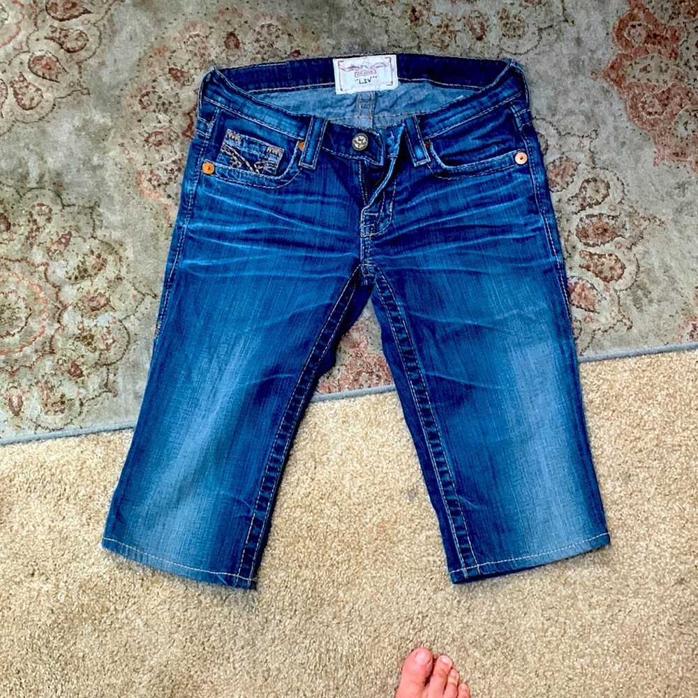 Love these jeans hate to get rid of them but they are too small now